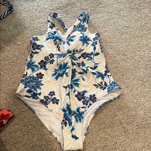 Cupshe Other - Floral cupshe One-Piece Swimsuit